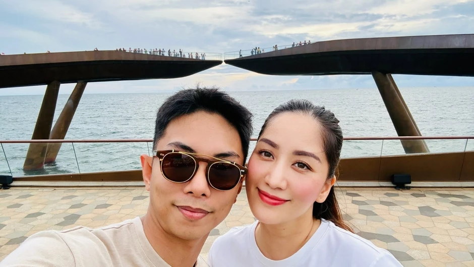 Cục trưởng Xuân Bắc 'căng thẳng vẫn tạo dáng', ca sĩ Tóc Tiên quá sexy Cục trưởng Xuân Bắc 'căng thẳng vẫn tạo dáng', ca sĩ Tóc Tiên quá sexy