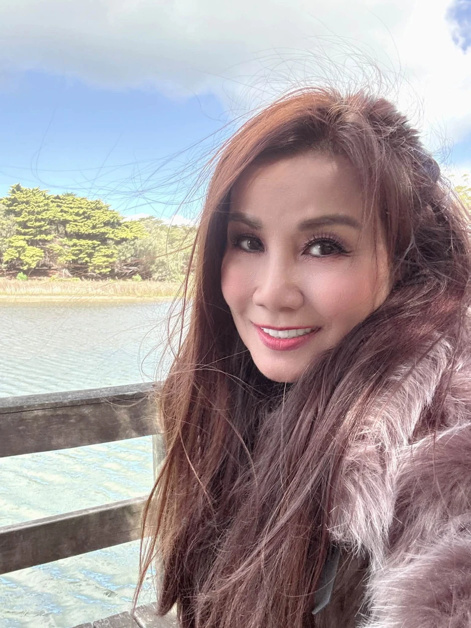 Cục trưởng Xuân Bắc 'căng thẳng vẫn tạo dáng', ca sĩ Tóc Tiên quá sexy Cục trưởng Xuân Bắc 'căng thẳng vẫn tạo dáng', ca sĩ Tóc Tiên quá sexy