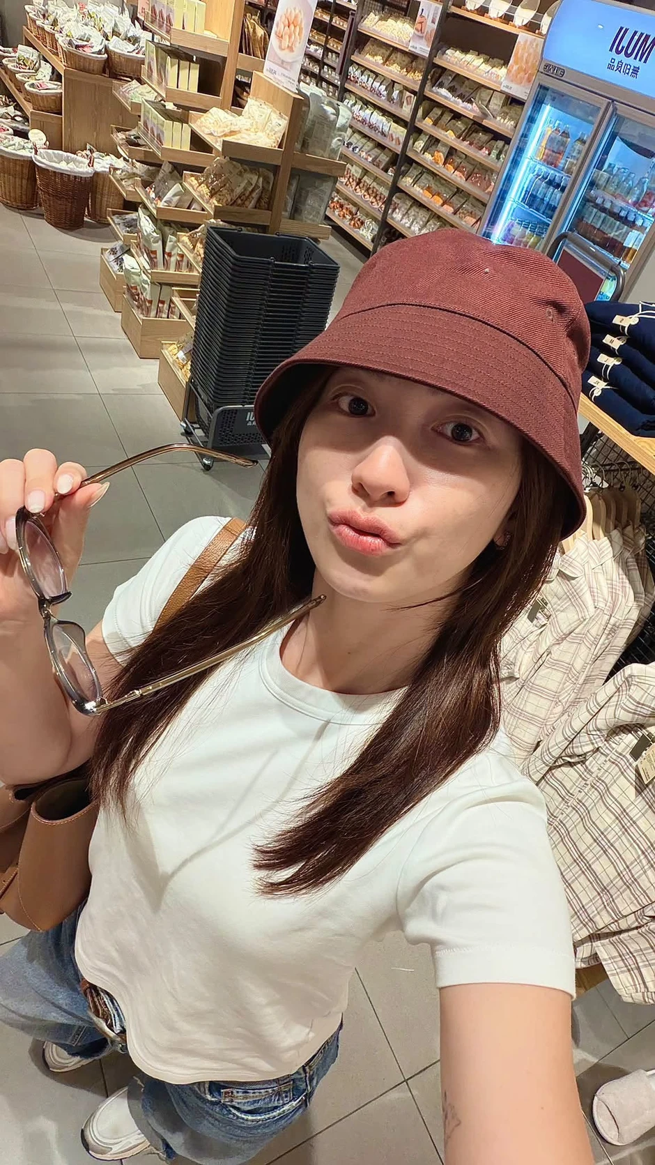 Cục trưởng Xuân Bắc 'căng thẳng vẫn tạo dáng', ca sĩ Tóc Tiên quá sexy Cục trưởng Xuân Bắc 'căng thẳng vẫn tạo dáng', ca sĩ Tóc Tiên quá sexy