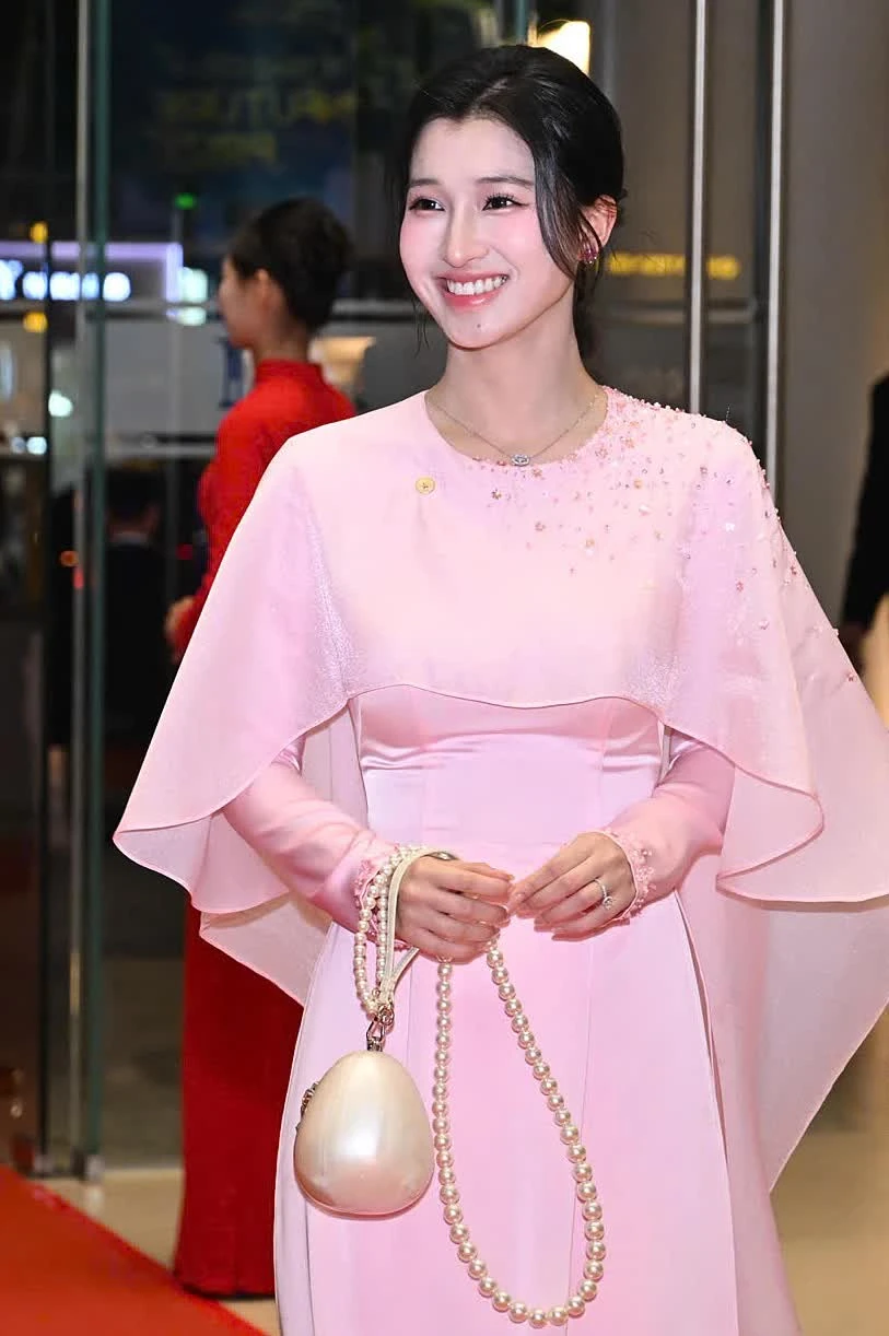 Cuộc sống của Á hậu Phương Nhi sau 3 tháng đám cưới Cuộc sống của Á hậu Phương Nhi sau 3 tháng đám cưới