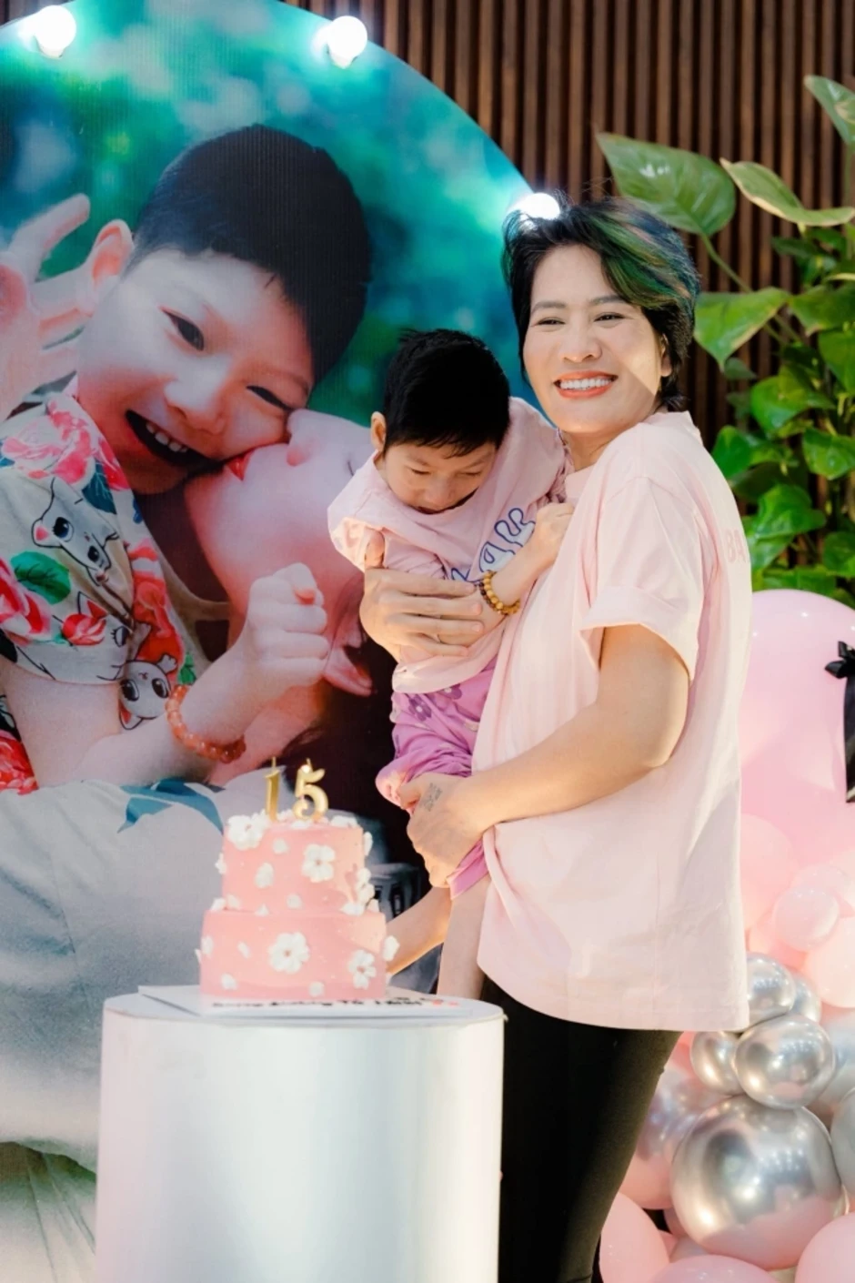 Cuộc sống diễn viên Minh Cúc bên con gái mắc bệnh bại não Cuộc sống diễn viên Minh Cúc bên con gái mắc bệnh bại não