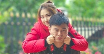 Đại úy Thăng Văn Cương viết về Hòa Minzy: 'Anh yêu em, vợ ơi'