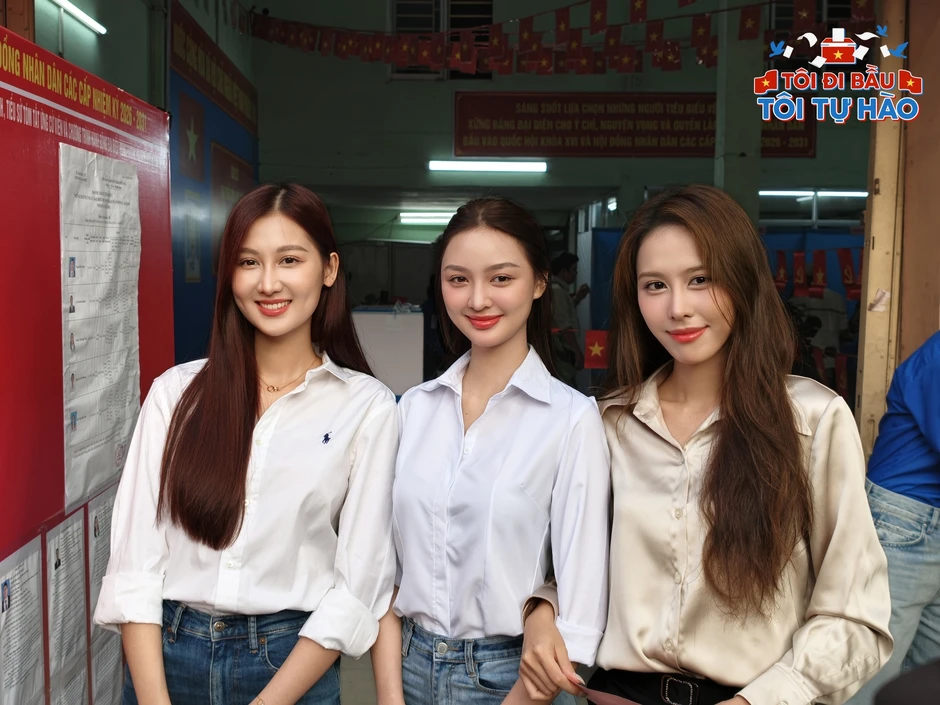 Dàn nghệ sĩ Việt tự hào, rạng rỡ đi bầu cử sáng nay! Dàn nghệ sĩ Việt tự hào, rạng rỡ đi bầu cử sáng nay!