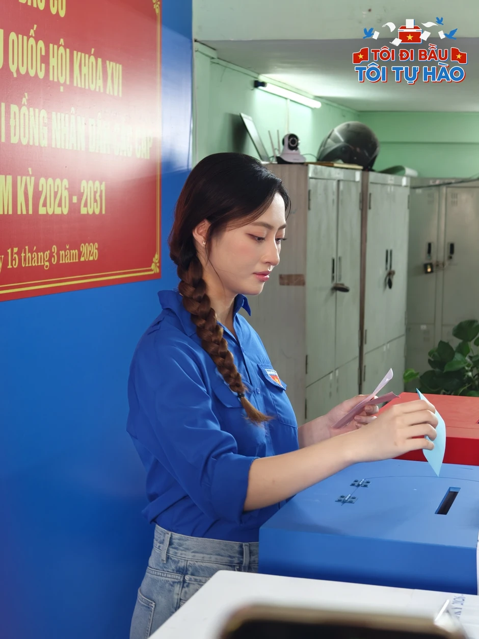 Dàn nghệ sĩ Việt tự hào, rạng rỡ đi bầu cử sáng nay! Dàn nghệ sĩ Việt tự hào, rạng rỡ đi bầu cử sáng nay!