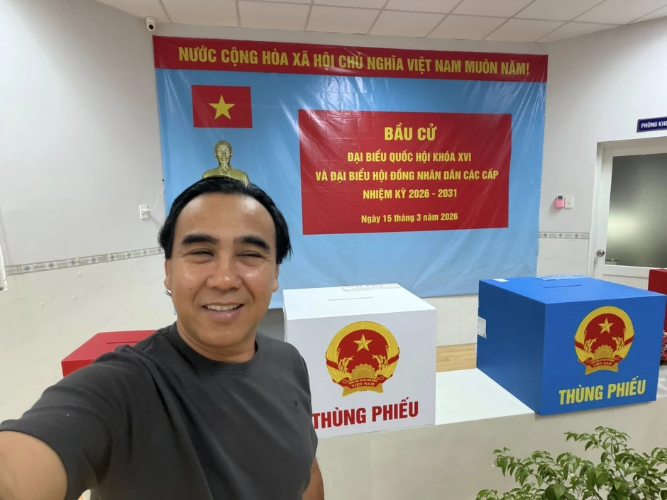Dàn nghệ sĩ Việt tự hào, rạng rỡ đi bầu cử sáng nay! Dàn nghệ sĩ Việt tự hào, rạng rỡ đi bầu cử sáng nay!