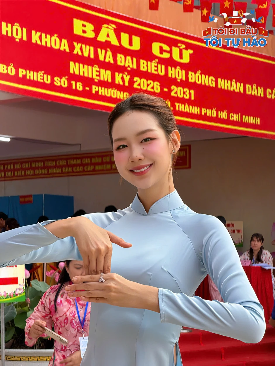 Dàn nghệ sĩ Việt tự hào, rạng rỡ đi bầu cử sáng nay! Dàn nghệ sĩ Việt tự hào, rạng rỡ đi bầu cử sáng nay!