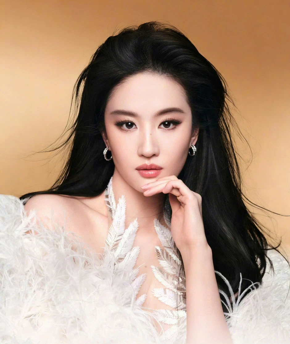Đẳng cấp sao nữ hạng A gọi tên Lưu Diệc Phi: Cứ xuất hiện lại gây sốt, chăm khoe dáng gợi cảm khó rời mắt Đẳng cấp sao nữ hạng A gọi tên Lưu Diệc Phi: Cứ xuất hiện lại gây sốt, chăm khoe dáng gợi cảm khó rời mắt