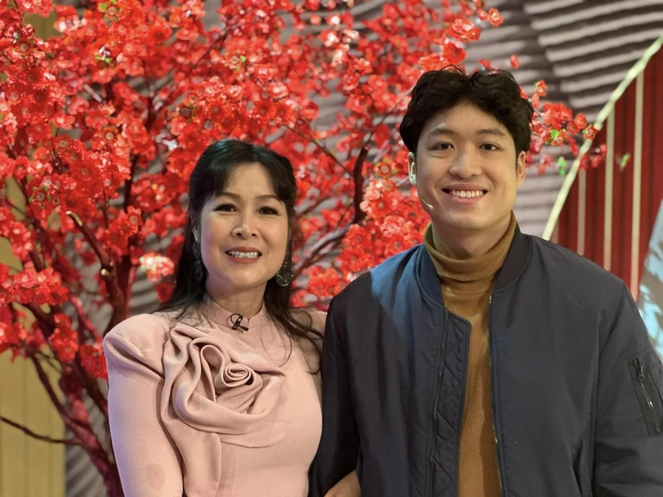 Đây là chàng trai được Quyền Linh nhắm làm con rể: Tốt nghiệp 2 trường Đại học Mỹ, làm PGĐ tuổi 27 Đây là chàng trai được Quyền Linh nhắm làm con rể: Tốt nghiệp 2 trường Đại học Mỹ, làm PGĐ tuổi 27