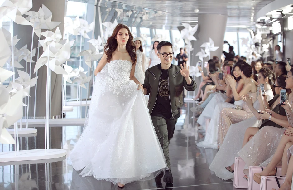 Diễn biến mới vụ siêu mẫu bị tố vô ơn, nói xấu: Minh Tú bị tag thẳng tên, thêm 1 NTK "châm dầu vào lửa" Diễn biến mới vụ siêu mẫu bị tố vô ơn, nói xấu: Minh Tú bị tag thẳng tên, thêm 1 NTK "châm dầu vào lửa"