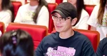 Diễn viên Huỳnh Hiểu Minh được sinh viên vây kín ngày nhập học tiến sĩ