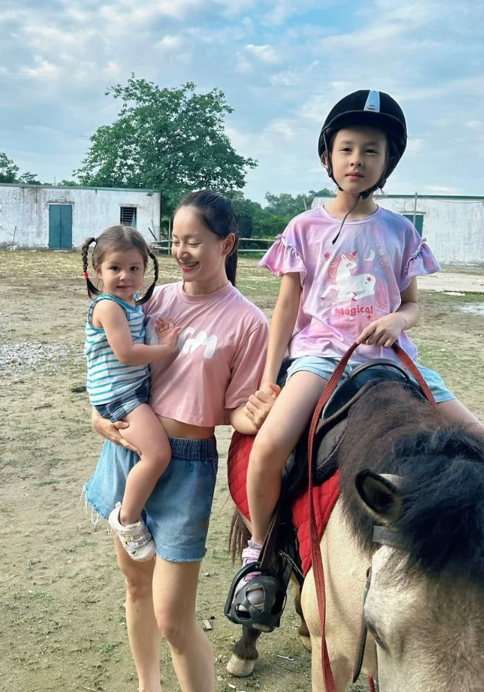 Diễn viên Lan Phương lạc quan sau đổ vỡ chồng Tây, làm mẹ đơn thân nuôi 2 con Diễn viên Lan Phương lạc quan sau đổ vỡ chồng Tây, làm mẹ đơn thân nuôi 2 con