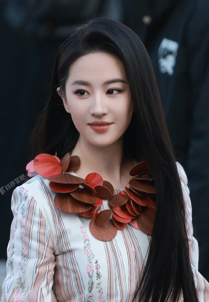 Diễn viên Lưu Diệc Phi tuổi 39: Trẻ đẹp, giàu 'nứt đố đổ vách' nhưng vẫn... ế Diễn viên Lưu Diệc Phi tuổi 39: Trẻ đẹp, giàu 'nứt đố đổ vách' nhưng vẫn... ế