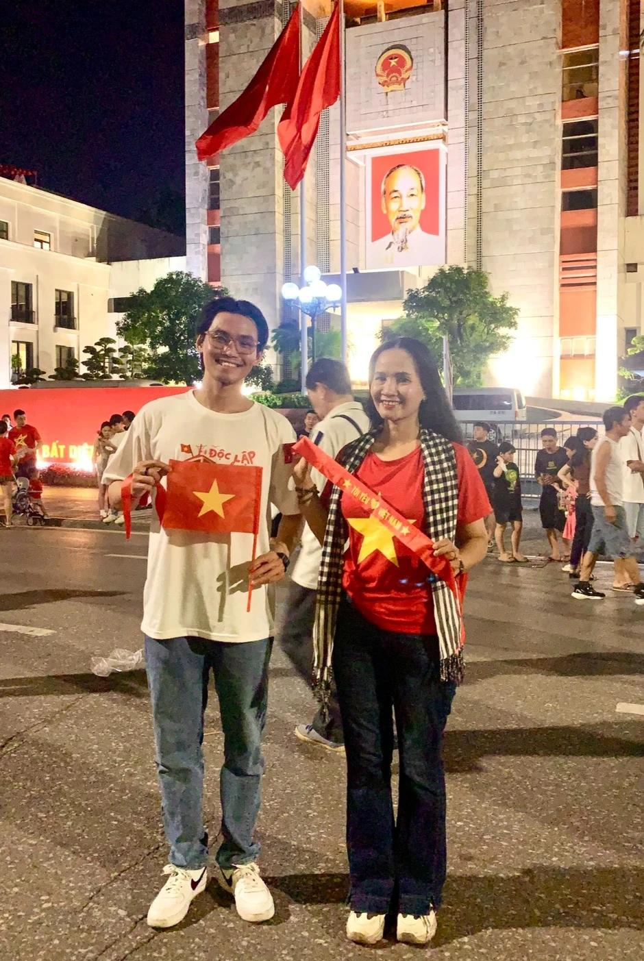 Diễn viên Minh Nguyệt vai Biển 'Sóng ở đáy sông': Ngày ấy và bây giờ Diễn viên Minh Nguyệt vai Biển 'Sóng ở đáy sông': Ngày ấy và bây giờ