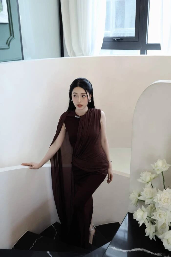 Diễn viên Phương Oanh đưa hai con đi biển, Quỳnh Nga nhận 'cơn mưa lời khen' Diễn viên Phương Oanh đưa hai con đi biển, Quỳnh Nga nhận 'cơn mưa lời khen'