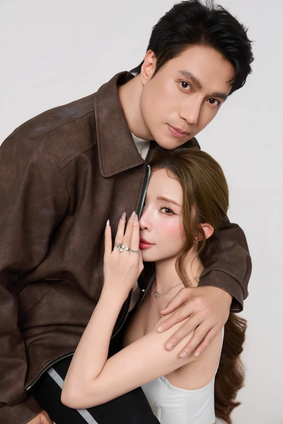 Diễn viên Việt Anh tình tứ với Quỳnh Nga trong bộ ảnh mới sau khi công khai yêu Diễn viên Việt Anh tình tứ với Quỳnh Nga trong bộ ảnh mới sau khi công khai yêu