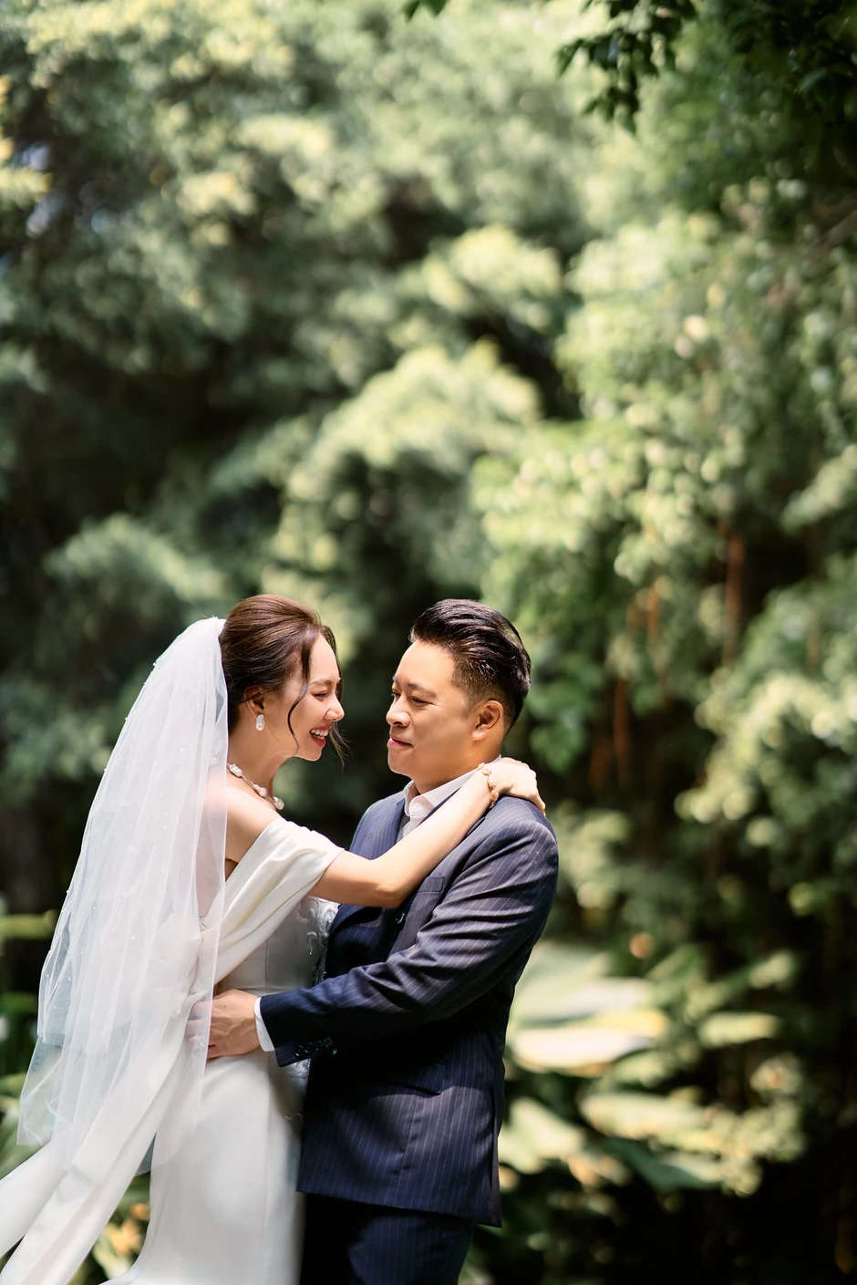 Đinh Ngọc Diệp kỷ niệm 10 năm kết hôn với đạo diễn Victor Vũ Đinh Ngọc Diệp kỷ niệm 10 năm kết hôn với đạo diễn Victor Vũ
