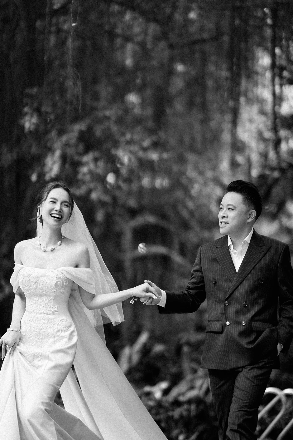 Đinh Ngọc Diệp kỷ niệm 10 năm kết hôn với đạo diễn Victor Vũ Đinh Ngọc Diệp kỷ niệm 10 năm kết hôn với đạo diễn Victor Vũ