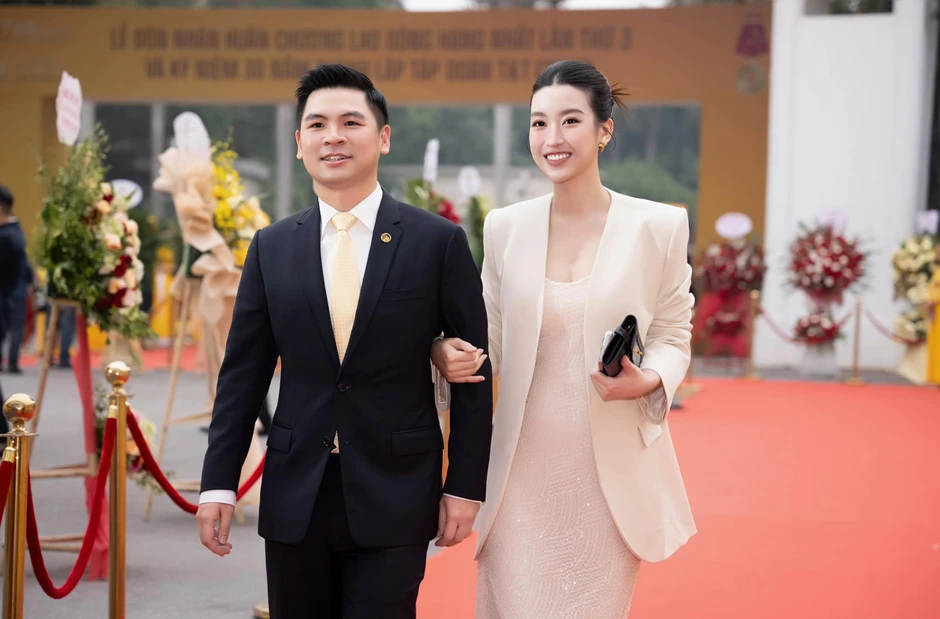 Đỗ Mỹ Linh từ "Hoa hậu nghèo nhất Việt Nam" giờ là con dâu gia tộc quyền lực top đầu Đỗ Mỹ Linh từ "Hoa hậu nghèo nhất Việt Nam" giờ là con dâu gia tộc quyền lực top đầu