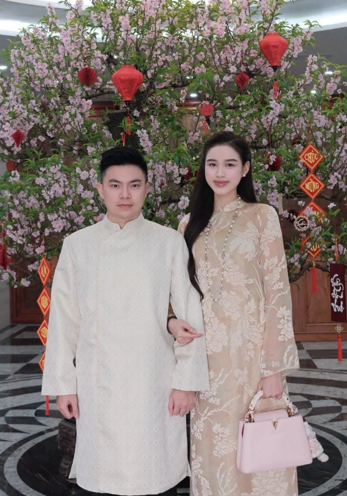 Đỗ Thị Hà tuổi 26 được chồng doanh nhân cưng chiều, nhan sắc ngày càng rạng rỡ Đỗ Thị Hà tuổi 26 được chồng doanh nhân cưng chiều, nhan sắc ngày càng rạng rỡ