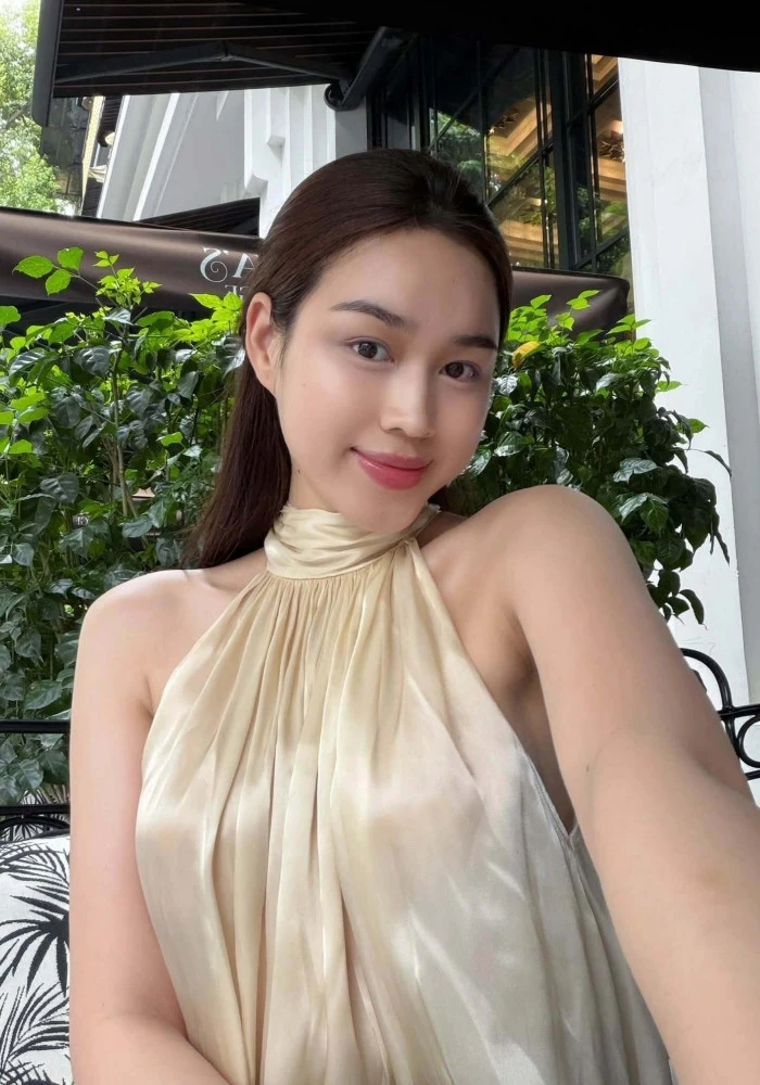 Đỗ Thị Hà tuổi 26 được chồng doanh nhân cưng chiều, nhan sắc ngày càng rạng rỡ Đỗ Thị Hà tuổi 26 được chồng doanh nhân cưng chiều, nhan sắc ngày càng rạng rỡ