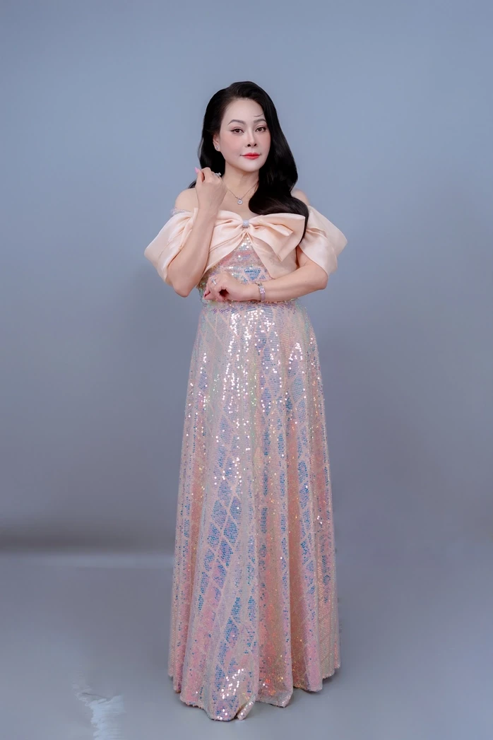 Đông Đào: "Càng lớn tuổi, tôi càng yêu nghề!" Đông Đào: "Càng lớn tuổi, tôi càng yêu nghề!"