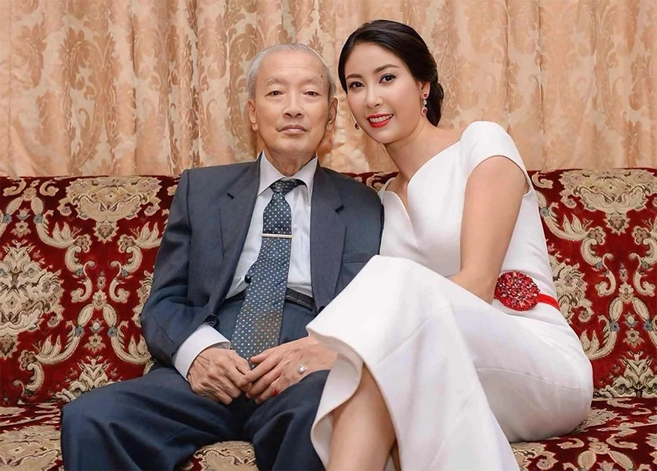 Gia thế bất ngờ của 5 sao Việt: Chi Pu có 3 người thân mang quân hàm đại tá Gia thế bất ngờ của 5 sao Việt: Chi Pu có 3 người thân mang quân hàm đại tá