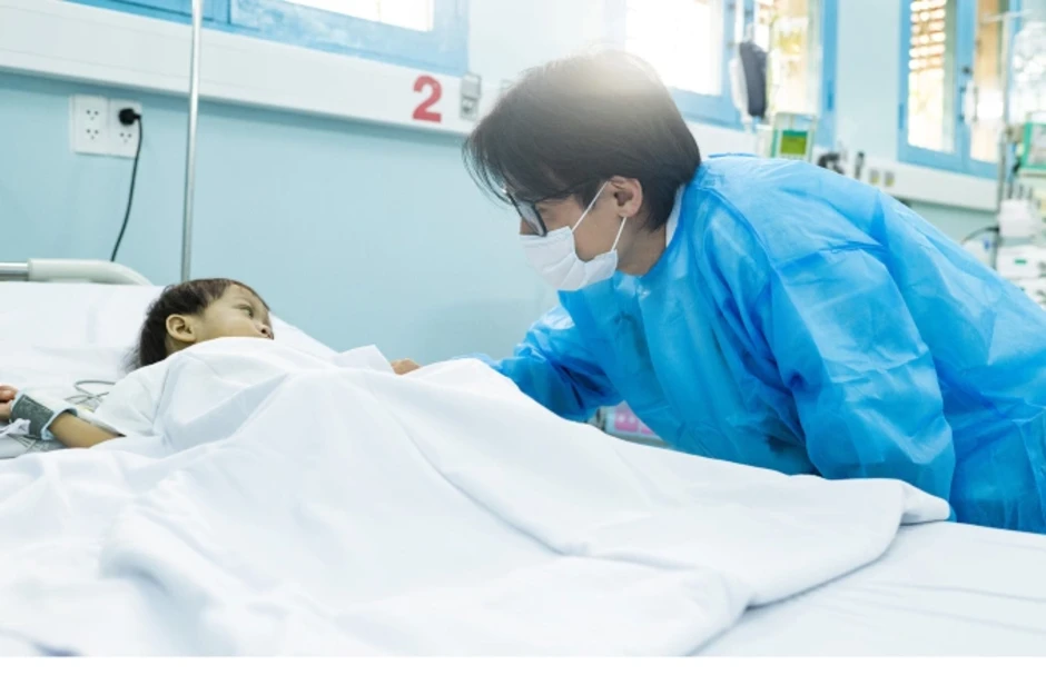 Hà Anh Tuấn hỗ trợ chi phí cho bé gái hai tuổi ghép gan Hà Anh Tuấn hỗ trợ chi phí cho bé gái hai tuổi ghép gan