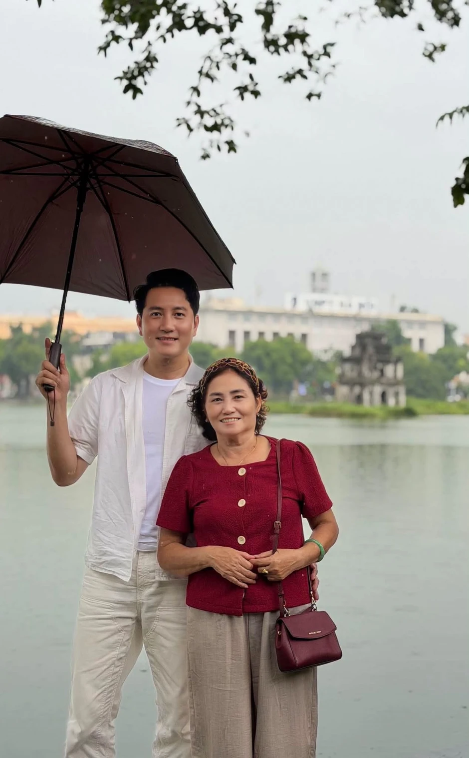 Hạnh phúc của Tiến sĩ Anh Thơ, Thanh Thanh Hiền trẻ đẹp tuổi U60 Hạnh phúc của Tiến sĩ Anh Thơ, Thanh Thanh Hiền trẻ đẹp tuổi U60