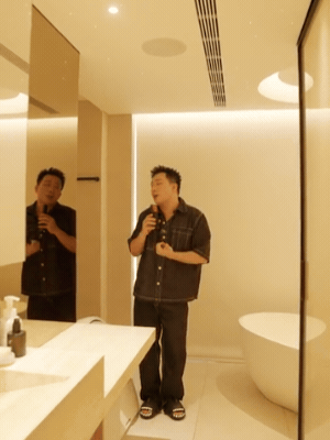 Hé lộ toàn cảnh bên trong nhà mới của Trấn Thành Hé lộ toàn cảnh bên trong nhà mới của Trấn Thành