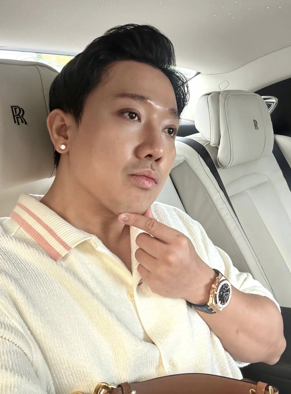 Hé lộ toàn cảnh bên trong nhà mới của Trấn Thành Hé lộ toàn cảnh bên trong nhà mới của Trấn Thành