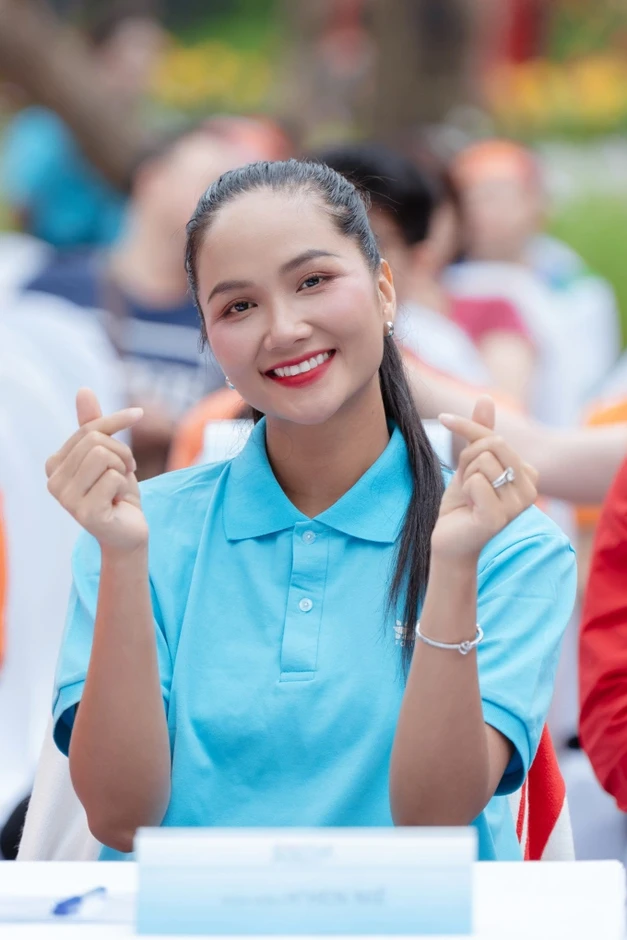 H'Hen Niê đồng hành giải chạy vì trẻ em sống chung với bệnh hiếm H'Hen Niê đồng hành giải chạy vì trẻ em sống chung với bệnh hiếm