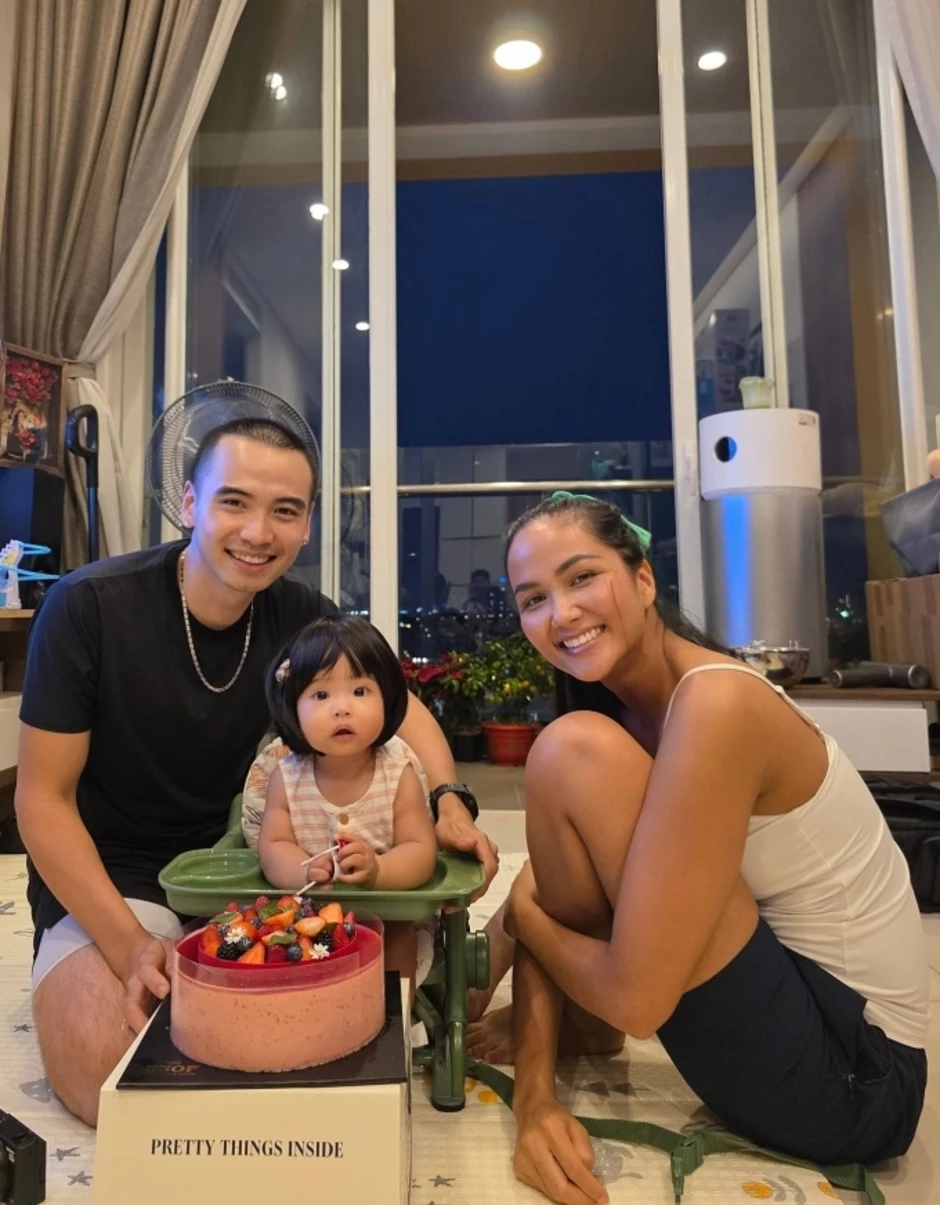 H'Hen Niê, Tuấn Khôi kỷ niệm ngày cưới H'Hen Niê, Tuấn Khôi kỷ niệm ngày cưới