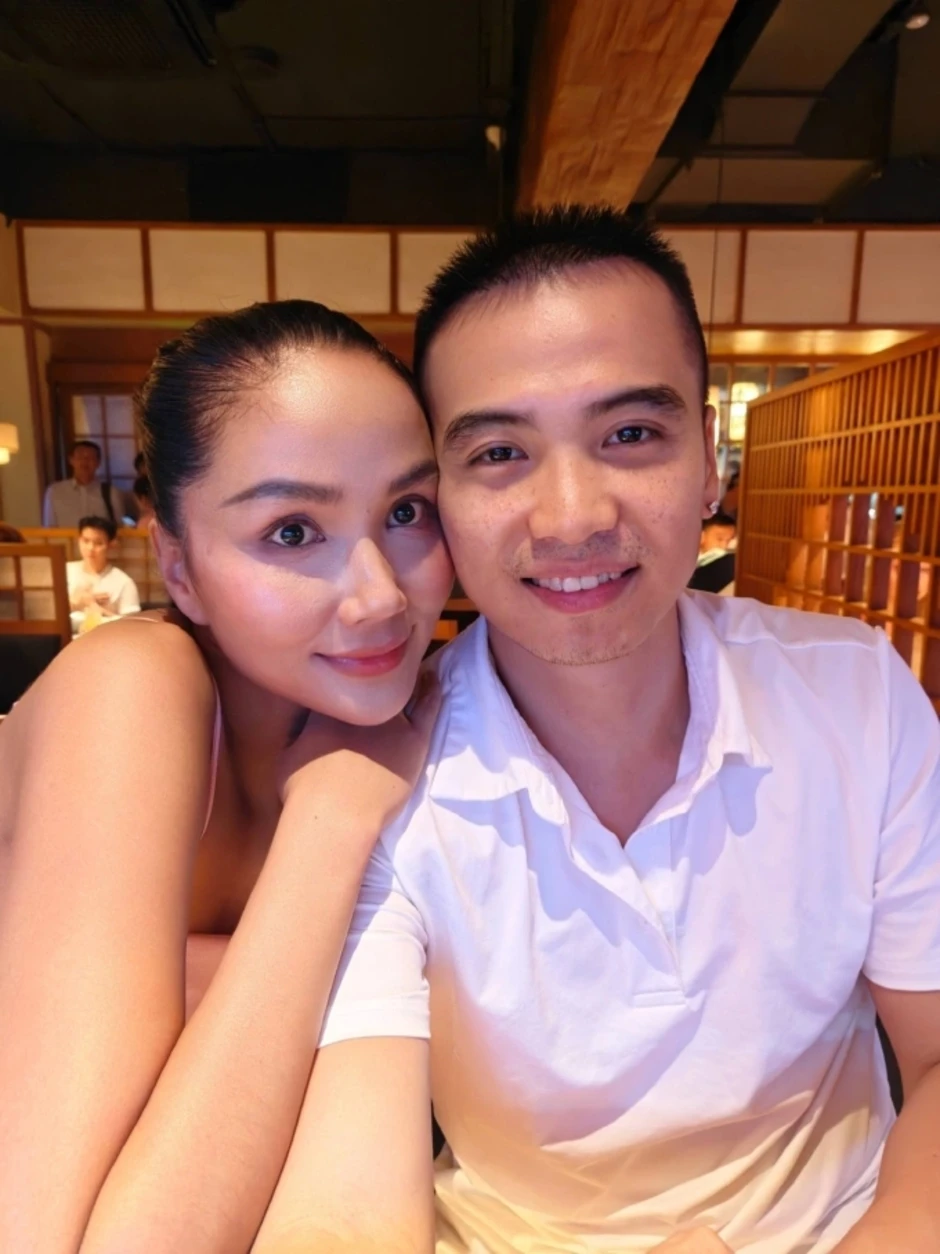H'Hen Niê, Tuấn Khôi kỷ niệm ngày cưới H'Hen Niê, Tuấn Khôi kỷ niệm ngày cưới