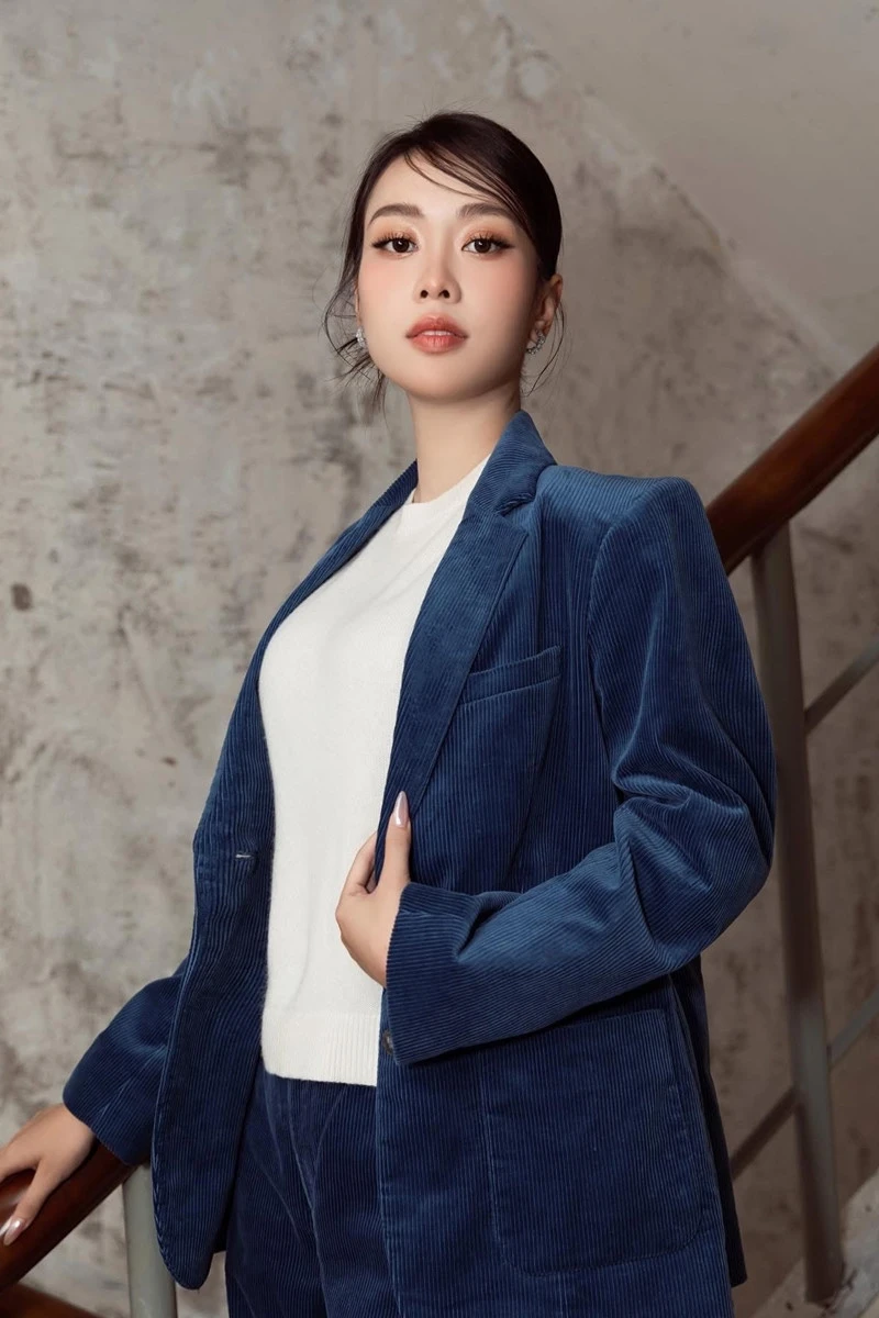 Hoa hậu bỏ showbiz làm BTV tiết lộ về thu nhập ở VTV và sự đánh đổi Hoa hậu bỏ showbiz làm BTV tiết lộ về thu nhập ở VTV và sự đánh đổi