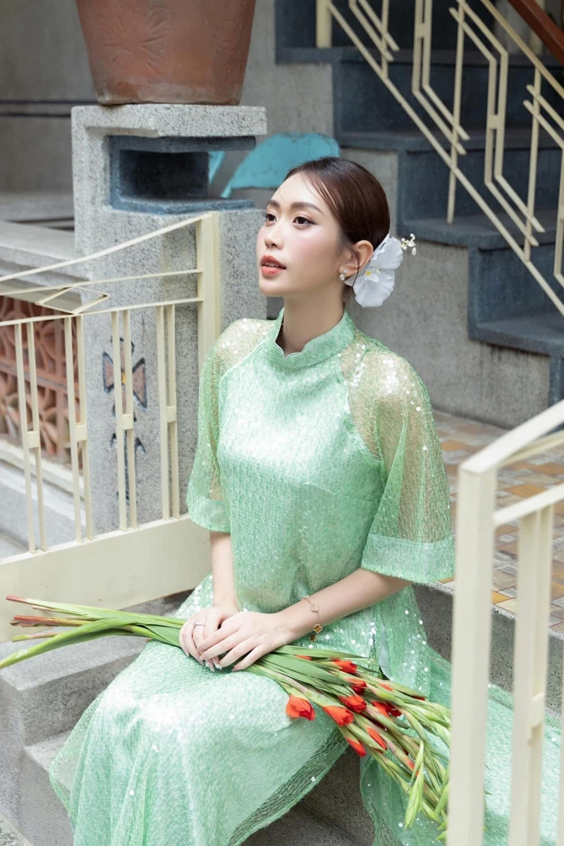 Hoa hậu bỏ showbiz làm BTV tiết lộ về thu nhập ở VTV và sự đánh đổi Hoa hậu bỏ showbiz làm BTV tiết lộ về thu nhập ở VTV và sự đánh đổi