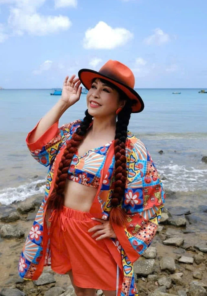 Hoa hậu Điện ảnh Hương Giang đơn thân hơn 20 năm, xúc động vì câu nói của con trai Hoa hậu Điện ảnh Hương Giang đơn thân hơn 20 năm, xúc động vì câu nói của con trai