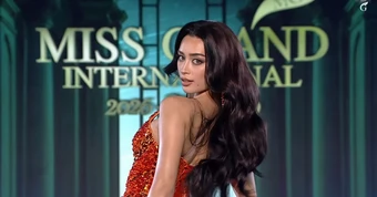 Hoa hậu Emoura Phạm bị vấp, bật tung vương miện tại Miss Grand International