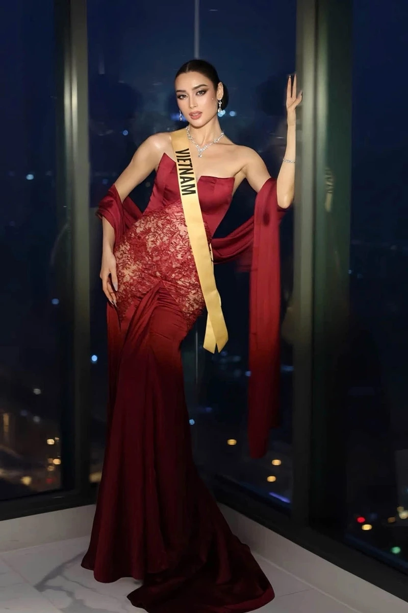 Hoa hậu Emoura Phạm sẽ mang về vương miện Miss Grand thứ 2 cho Việt Nam? Hoa hậu Emoura Phạm sẽ mang về vương miện Miss Grand thứ 2 cho Việt Nam?