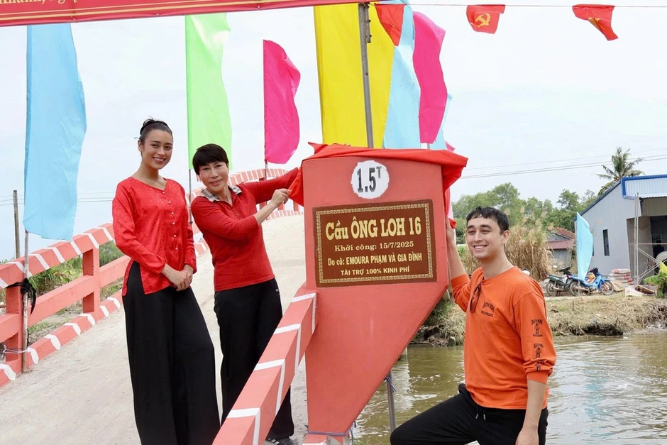 Hoa hậu Emoura Phạm: 'Tôi khâm phục mẹ một mình nuôi hai con' Hoa hậu Emoura Phạm: 'Tôi khâm phục mẹ một mình nuôi hai con'