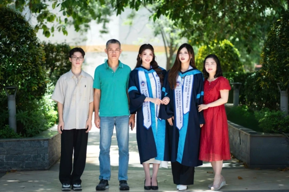 Hoa hậu Phương Oanh: 'Tôi tự lập từ năm 16 tuổi' Hoa hậu Phương Oanh: 'Tôi tự lập từ năm 16 tuổi'