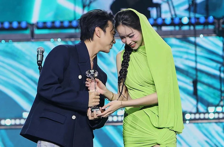 Hoa hậu Thanh Thuỷ hiếm hoi hở bạo khoe 3 vòng, netizen chấm vội "0 điểm" Hoa hậu Thanh Thuỷ hiếm hoi hở bạo khoe 3 vòng, netizen chấm vội "0 điểm"