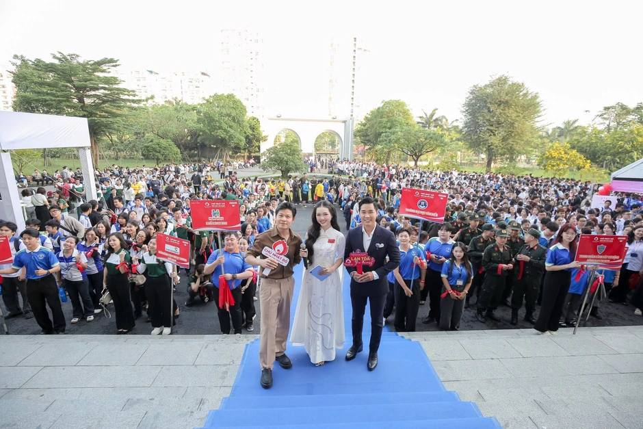 Hoa hậu Thanh Thủy hiến máu, ca sĩ Duyên Quỳnh xúc động vì điều đặc biệt Hoa hậu Thanh Thủy hiến máu, ca sĩ Duyên Quỳnh xúc động vì điều đặc biệt