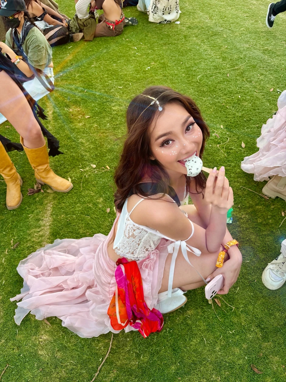 Hoa hậu Việt xuất hiện gợi cảm tại Coachella 2026: Từng lọt top 100 gương mặt đẹp nhất thế giới, nhan sắc hiện tại ra sao? Hoa hậu Việt xuất hiện gợi cảm tại Coachella 2026: Từng lọt top 100 gương mặt đẹp nhất thế giới, nhan sắc hiện tại ra sao?