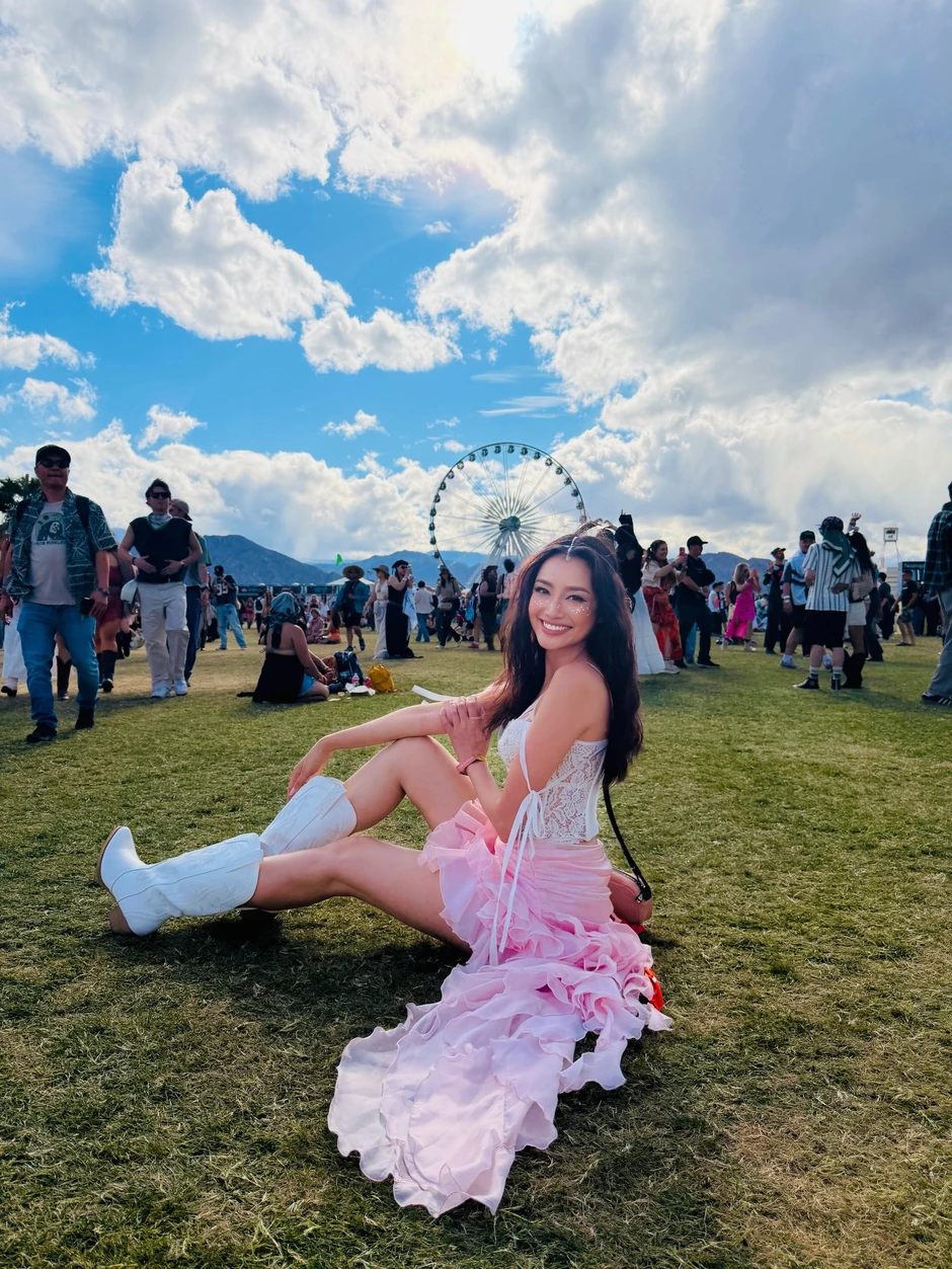 Hoa hậu Việt xuất hiện gợi cảm tại Coachella 2026: Từng lọt top 100 gương mặt đẹp nhất thế giới, nhan sắc hiện tại ra sao? Hoa hậu Việt xuất hiện gợi cảm tại Coachella 2026: Từng lọt top 100 gương mặt đẹp nhất thế giới, nhan sắc hiện tại ra sao?