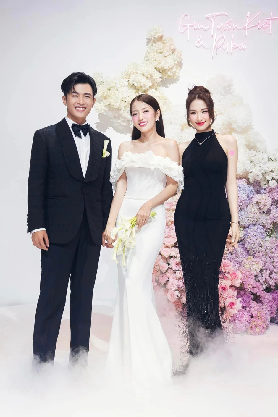 Hoà Minzy chốt thời điểm đám cưới: Chi Pu - Hương Giang và dàn sao đổ bộ đếm không xuể, 1 nhân vật được mong đợi nhất Hoà Minzy chốt thời điểm đám cưới: Chi Pu - Hương Giang và dàn sao đổ bộ đếm không xuể, 1 nhân vật được mong đợi nhất