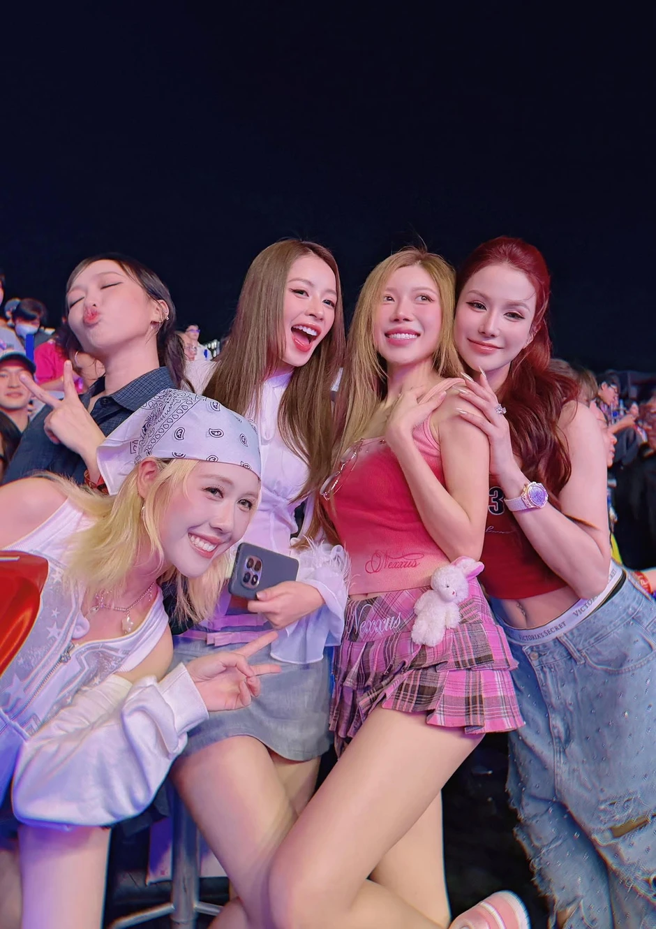 Hoà Minzy chốt thời điểm đám cưới: Chi Pu - Hương Giang và dàn sao đổ bộ đếm không xuể, 1 nhân vật được mong đợi nhất Hoà Minzy chốt thời điểm đám cưới: Chi Pu - Hương Giang và dàn sao đổ bộ đếm không xuể, 1 nhân vật được mong đợi nhất