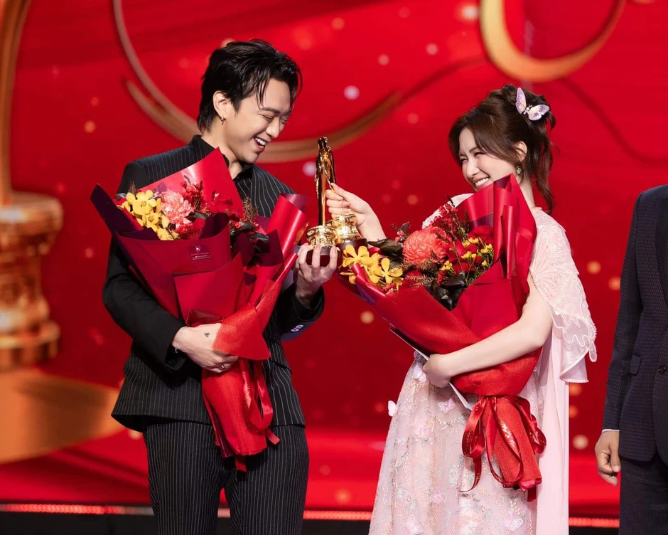 Hoà Minzy chốt thời điểm đám cưới: Chi Pu - Hương Giang và dàn sao đổ bộ đếm không xuể, 1 nhân vật được mong đợi nhất Hoà Minzy chốt thời điểm đám cưới: Chi Pu - Hương Giang và dàn sao đổ bộ đếm không xuể, 1 nhân vật được mong đợi nhất