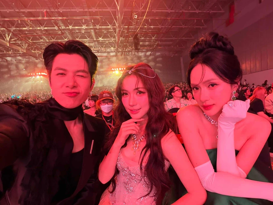Hoà Minzy chốt thời điểm đám cưới: Chi Pu - Hương Giang và dàn sao đổ bộ đếm không xuể, 1 nhân vật được mong đợi nhất Hoà Minzy chốt thời điểm đám cưới: Chi Pu - Hương Giang và dàn sao đổ bộ đếm không xuể, 1 nhân vật được mong đợi nhất