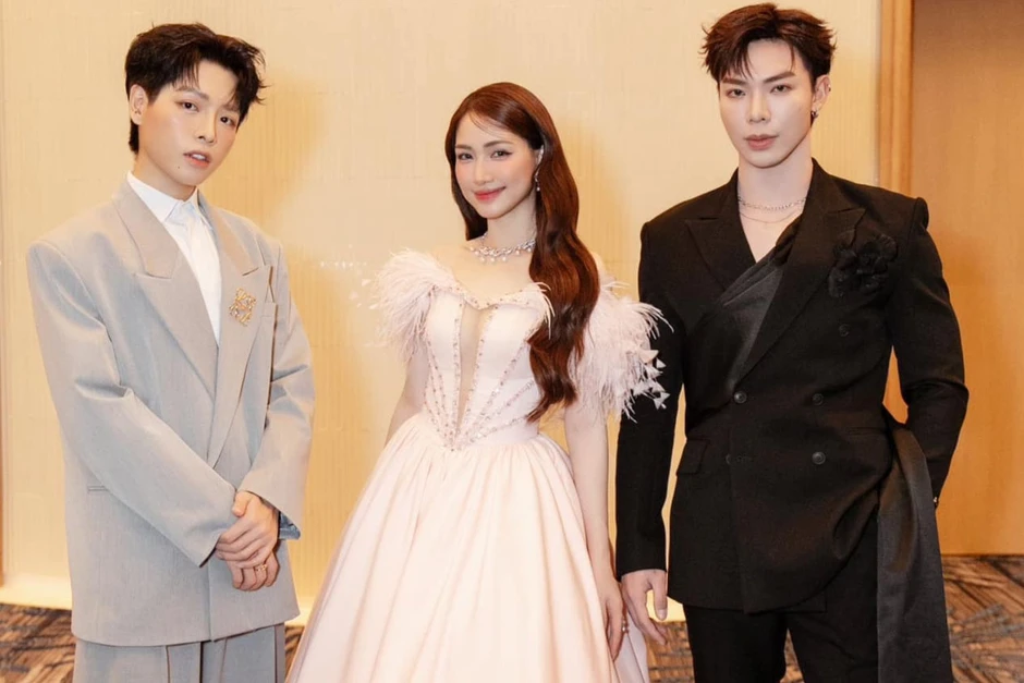 Hoà Minzy chốt thời điểm đám cưới: Chi Pu - Hương Giang và dàn sao đổ bộ đếm không xuể, 1 nhân vật được mong đợi nhất Hoà Minzy chốt thời điểm đám cưới: Chi Pu - Hương Giang và dàn sao đổ bộ đếm không xuể, 1 nhân vật được mong đợi nhất