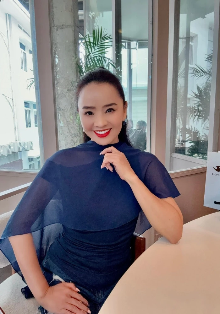 Hoài An 'Người đẹp Tây Đô' tuổi 52 nặng gánh, chưa yêu dù nhiều người theo đuổi Hoài An 'Người đẹp Tây Đô' tuổi 52 nặng gánh, chưa yêu dù nhiều người theo đuổi